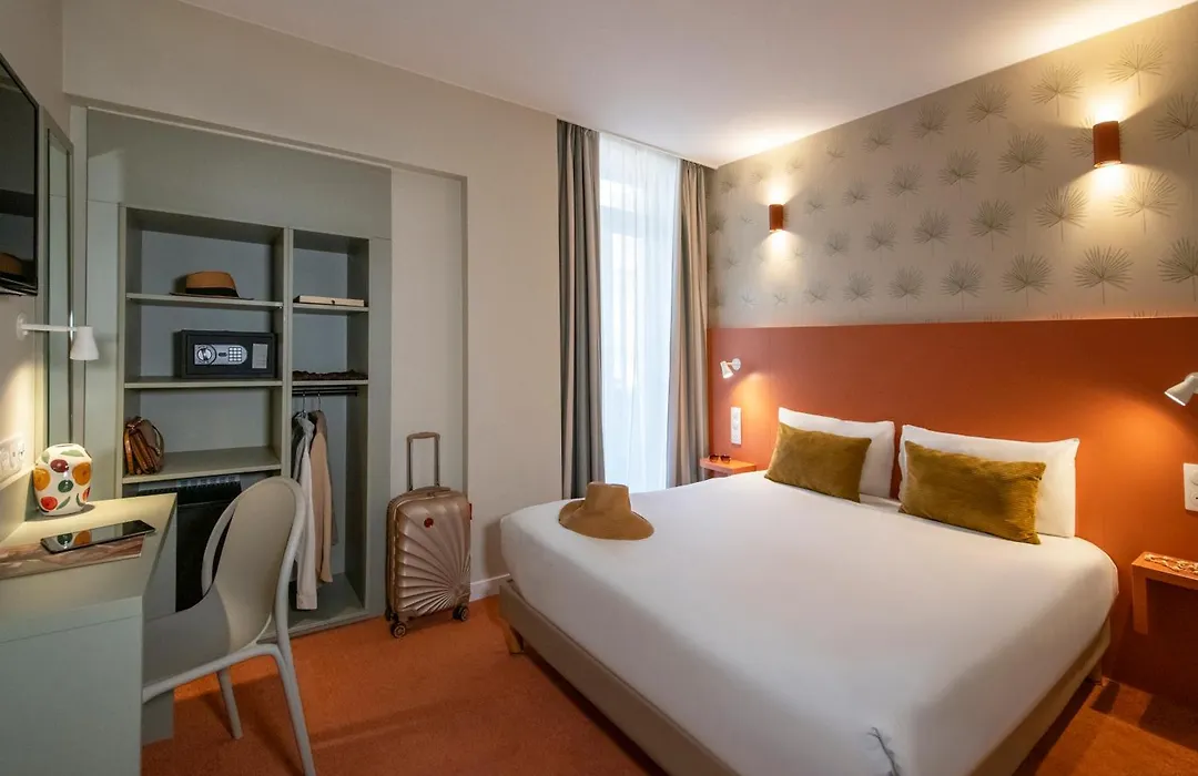 Hotel Du Midi-1